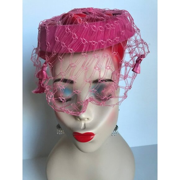Vtg 1950\'s Hot Pink Round Velvet Intricate Netting Hat With Three Tassels Size S main image 9
